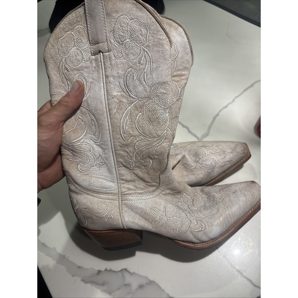 shyanne womens Western boots 7.5